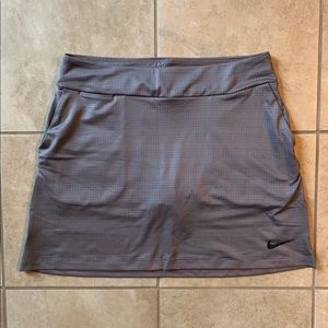 NWOT Nike golf skort Small